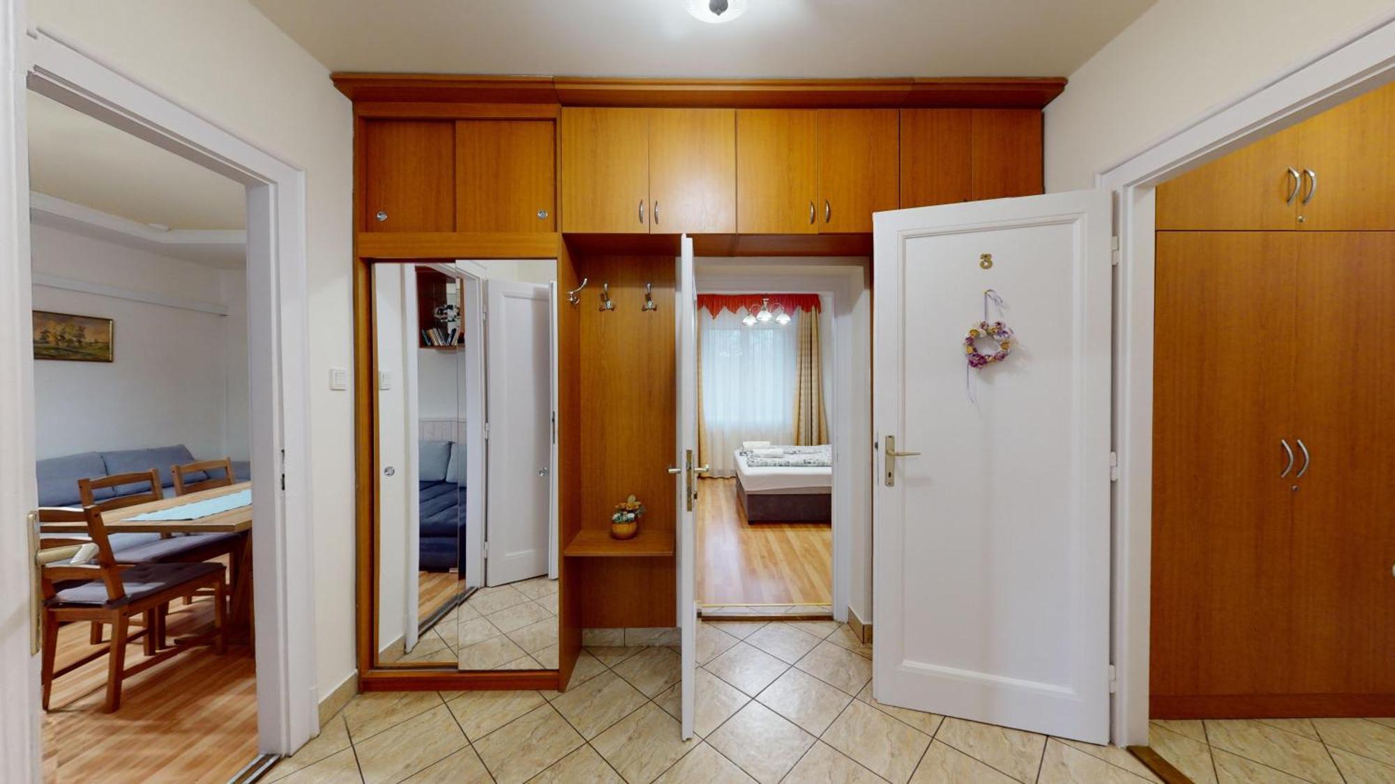 Herczeg Apartment Miskolc Exterior foto