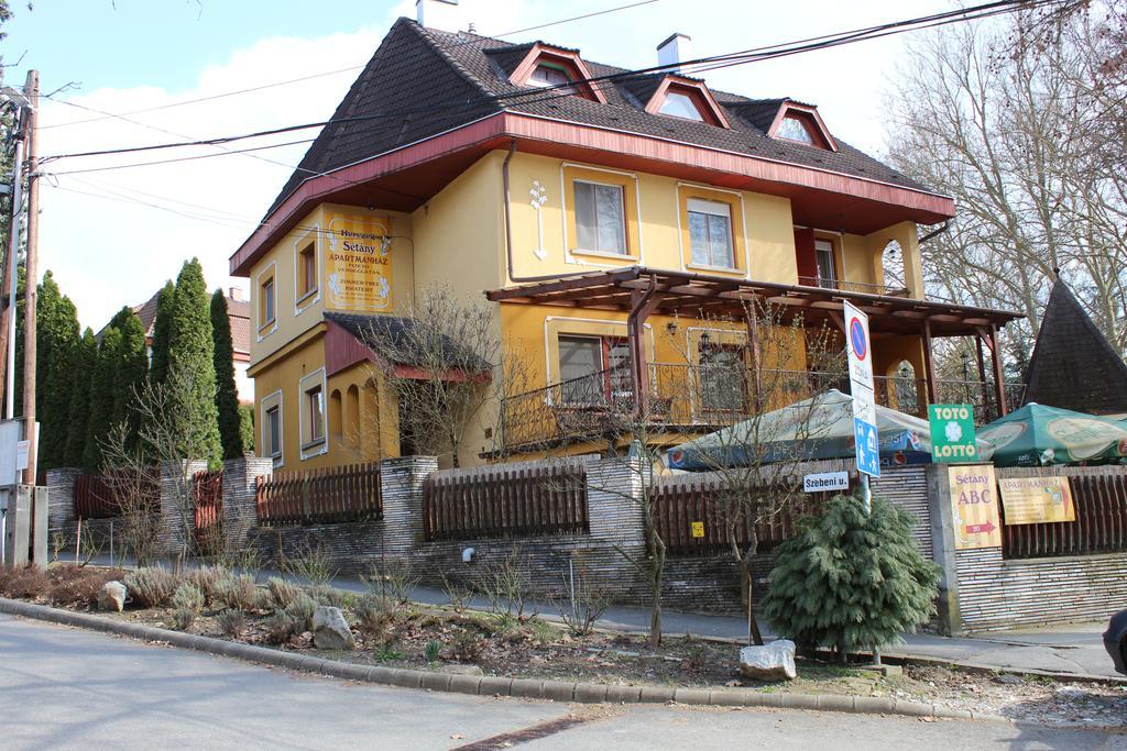 Herczeg Apartment Miskolc Exterior foto